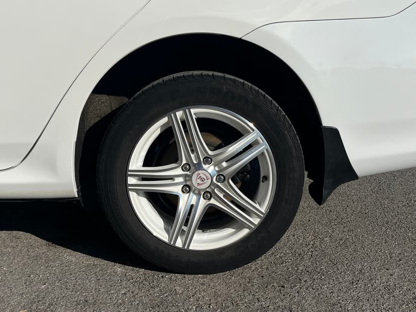 toyota-corolla-2012-89-10