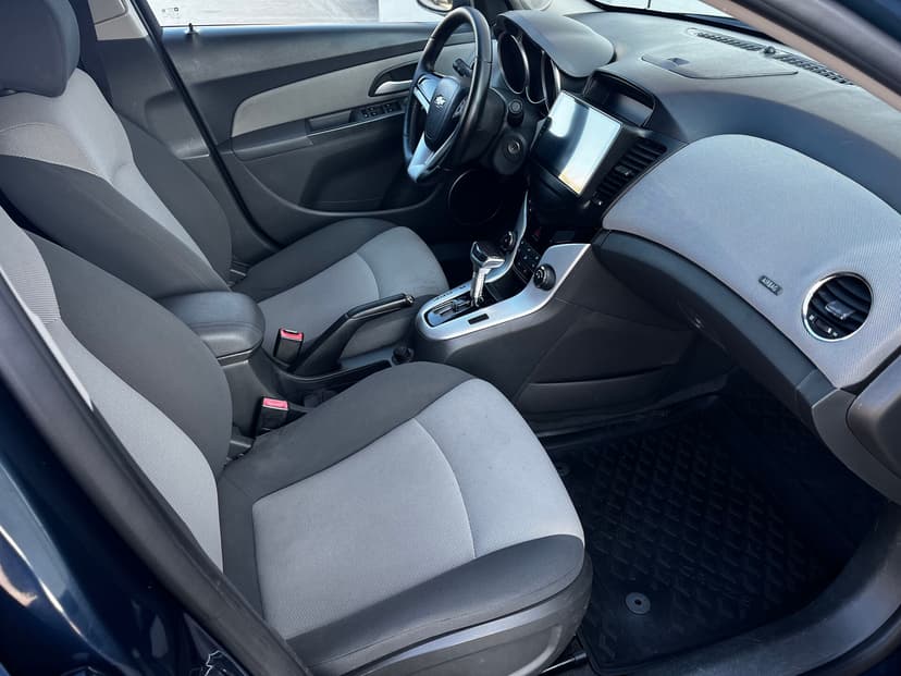 chevrolet-cruze-2010-552-23