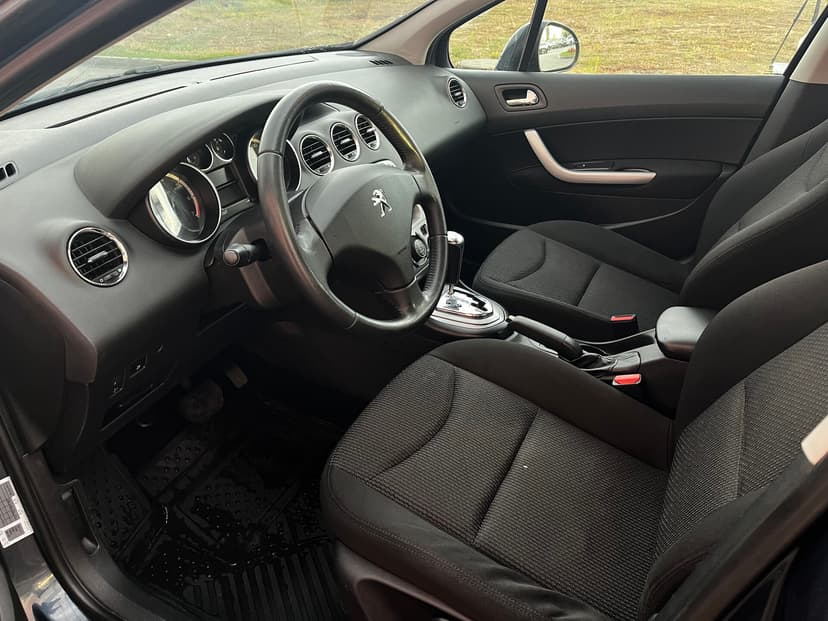 peugeot-408-2013-272-18