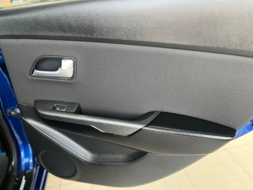 kia-rio-2012-252-24