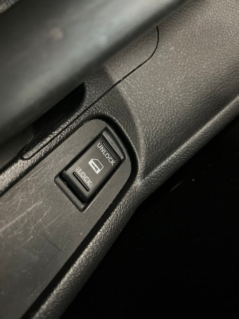 nissan-note-2008-28-15