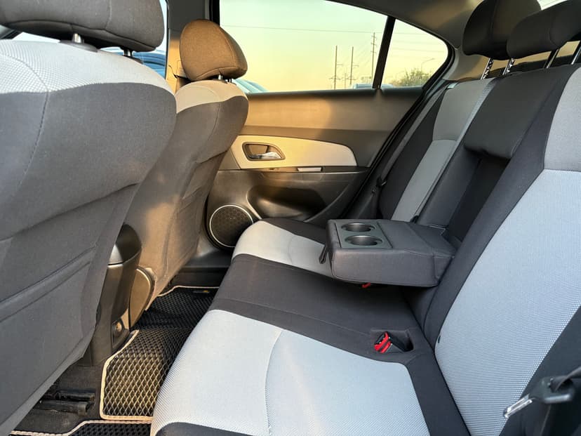 chevrolet-cruze-2012-182-25