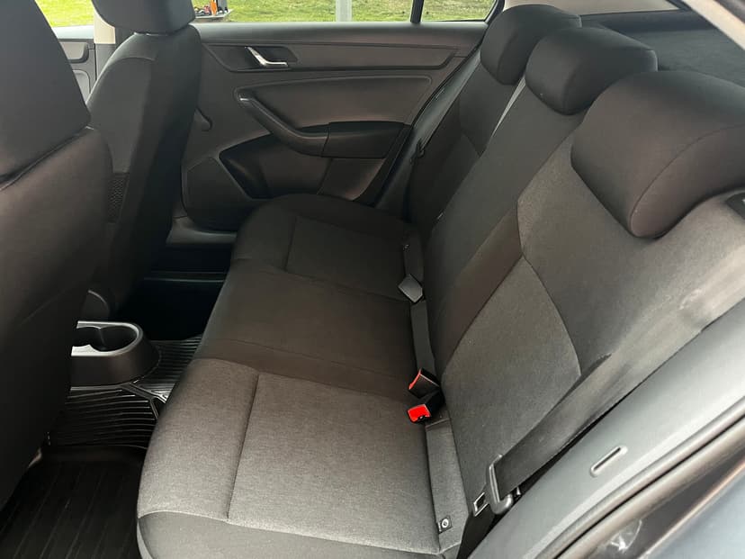 skoda-rapid-2016-725-17