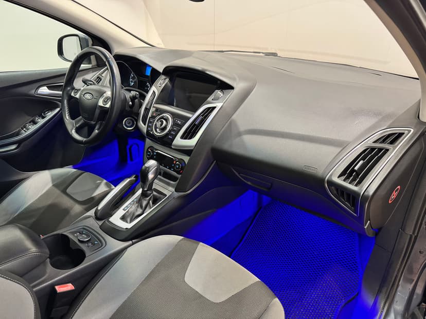 ford-focus-2011-966-20