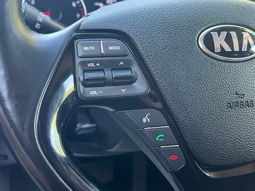 kia-cerato-2017-60-17