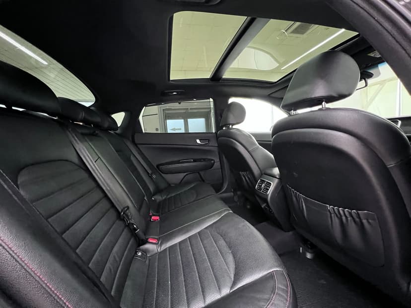 kia-optima-2017-2-40