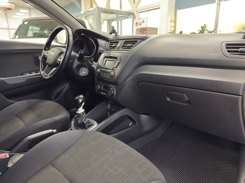 kia-rio-2011-711-21