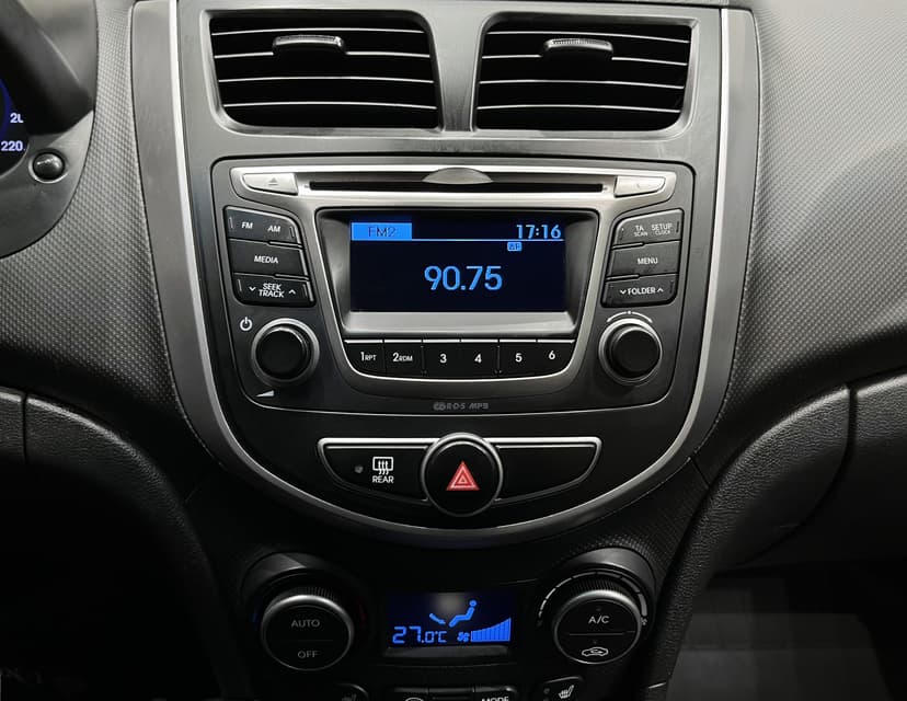 hyundai-solaris-2016-1145-11