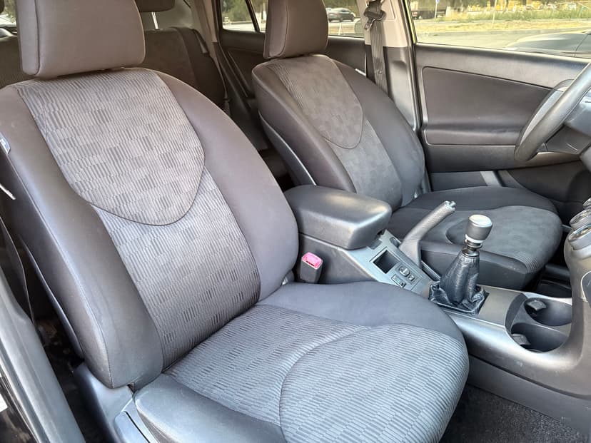 toyota-rav4-2012-333-24