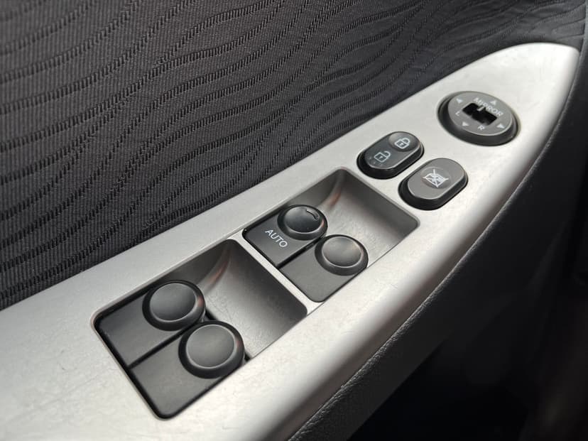 hyundai-solaris-2011-40-16