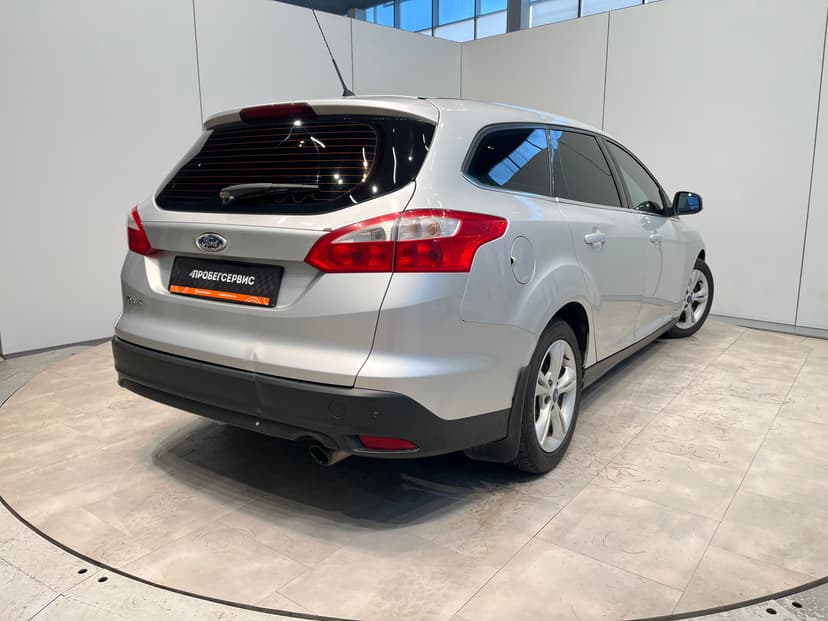 ford-focus-2012-1086-5