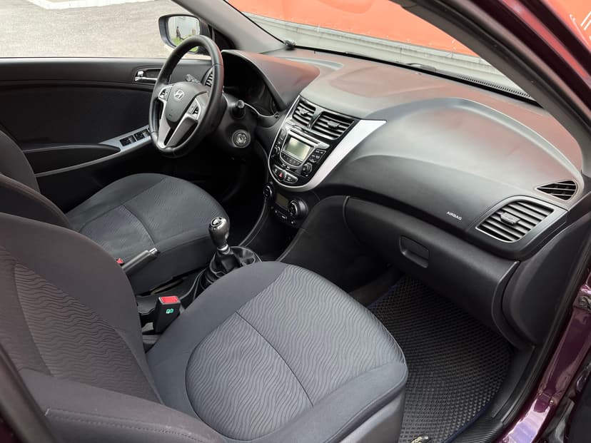 hyundai-solaris-2011-40-23