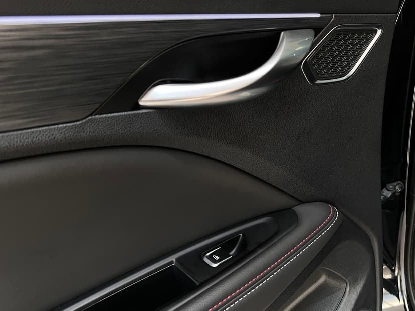 geely-tugella-2023-368-33