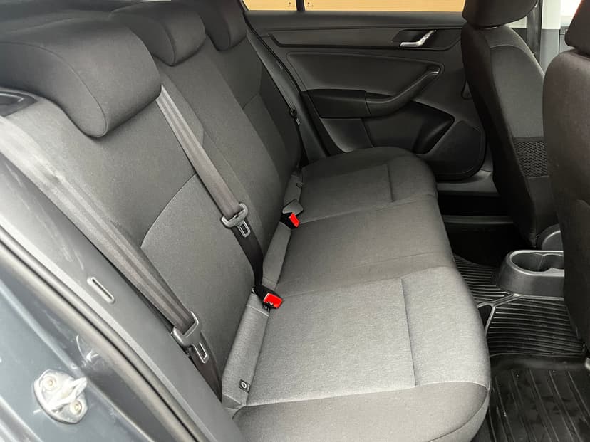 skoda-rapid-2016-725-19