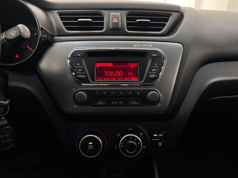 kia-rio-2014-363-16