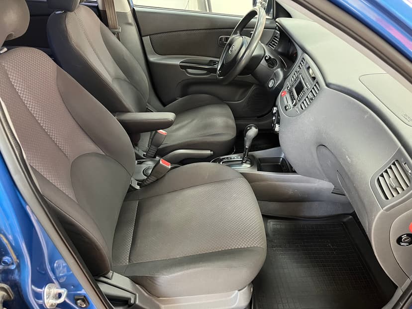 kia-rio-2010-208-18