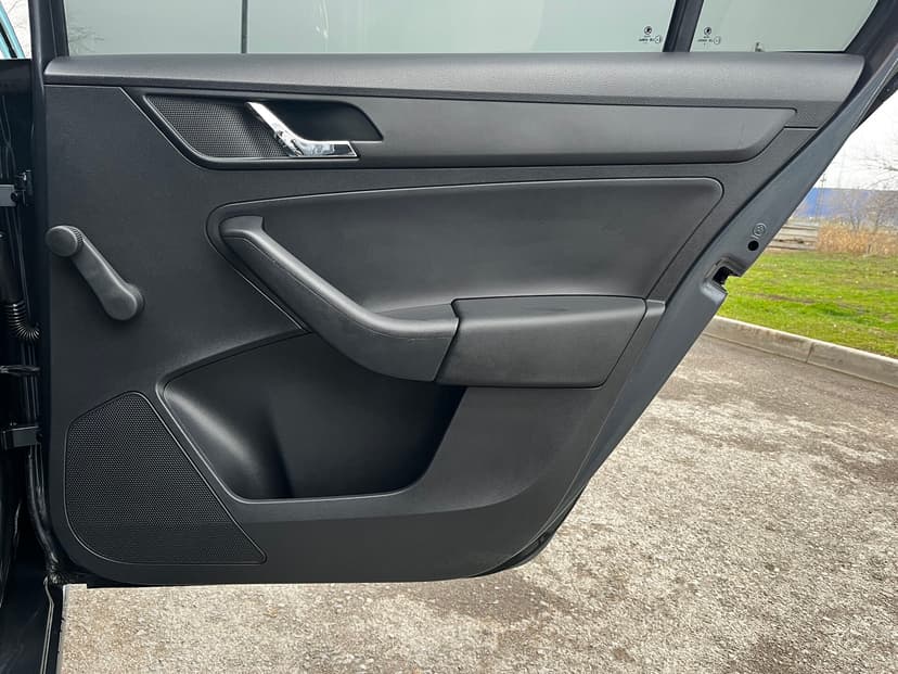 skoda-rapid-2016-725-18