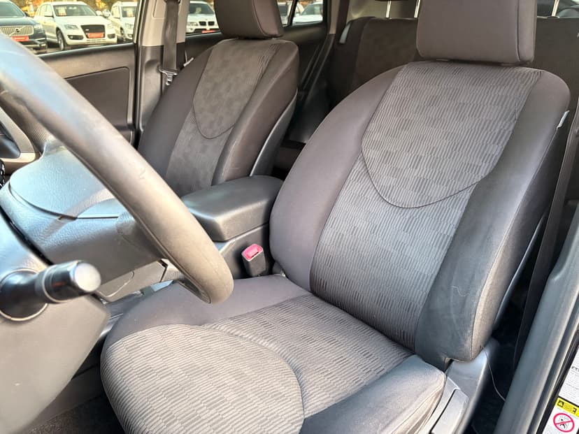 toyota-rav4-2012-333-22
