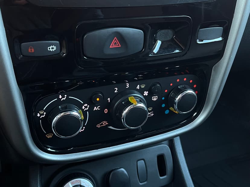 renault-duster-2014-36-11