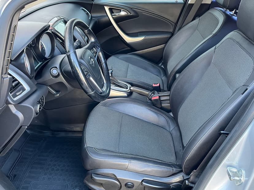 opel-astra-2013-77-22