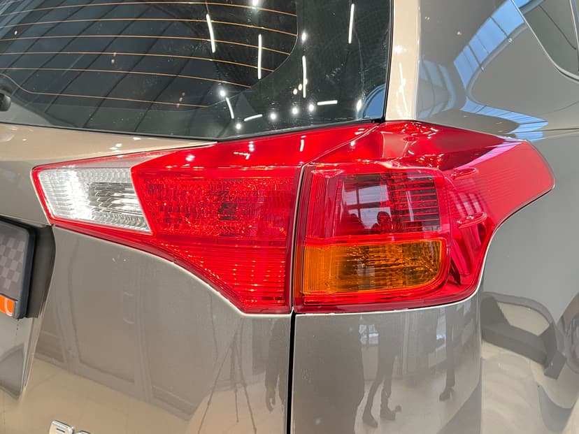 toyota-rav4-2013-1124-11