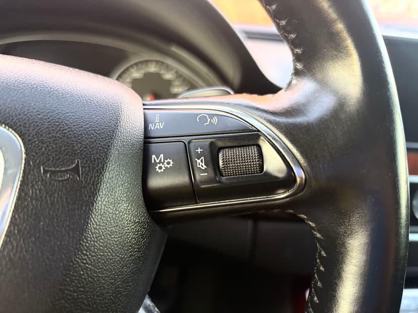 audi-a8-2011-360-13