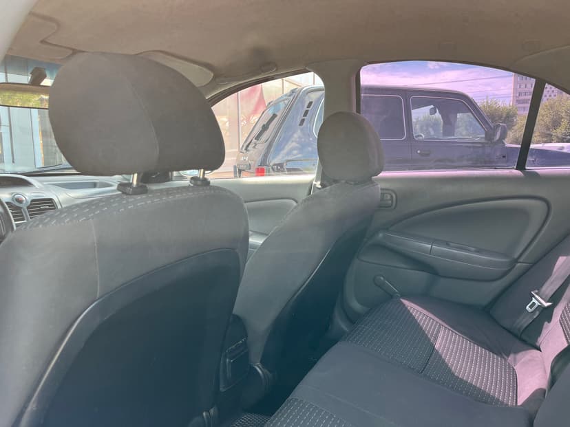 nissan-almera classic-2008-174-21