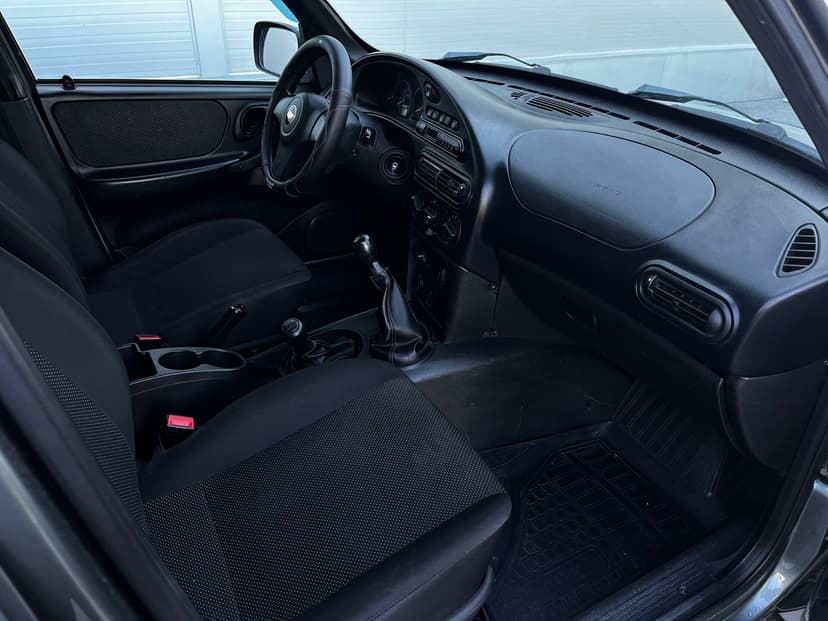 chevrolet-niva-2017-98-23