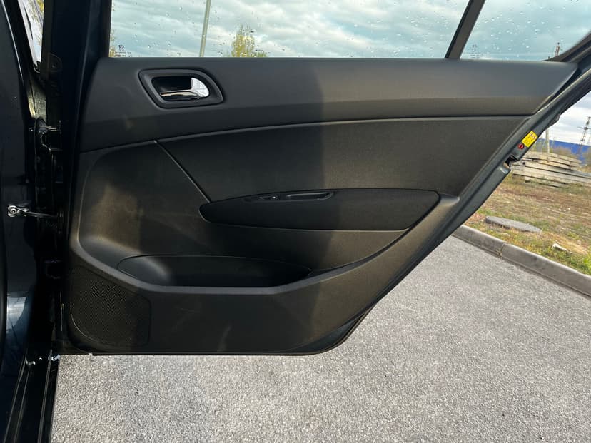 peugeot-408-2013-272-21