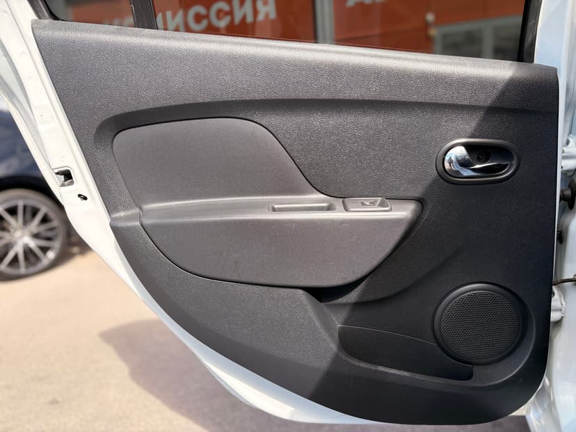 renault-logan-2018-389-28