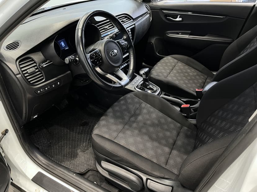 kia-rio x-line-2020-1230-17