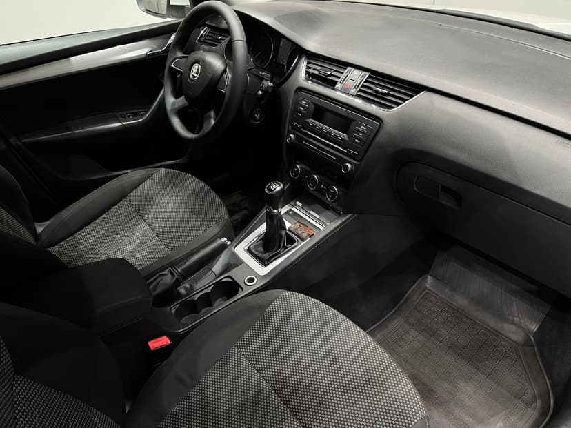 skoda-octavia-2014-1109-14