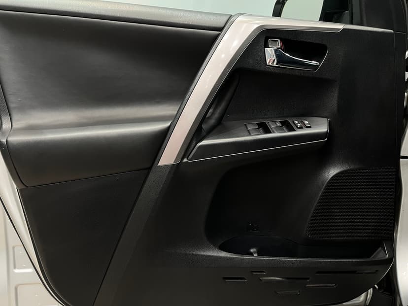 toyota-rav4-2017-1097-1