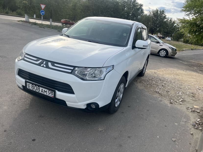 mitsubishi-outlander-2013-473-0