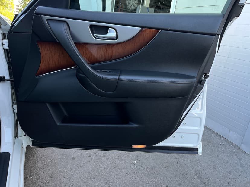 infiniti-fx37-2011-81-27