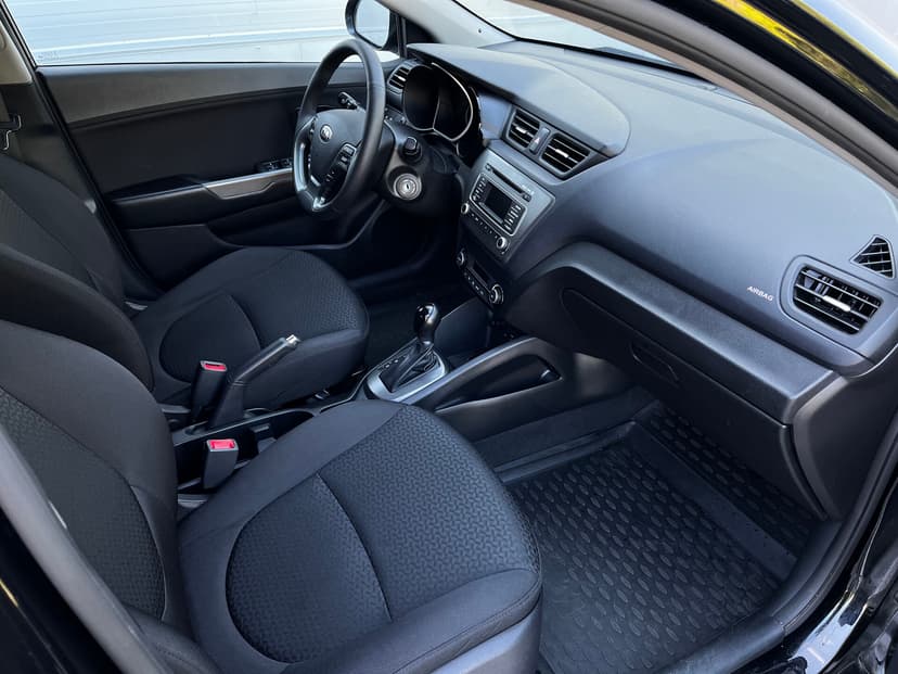 kia-rio-2017-97-26