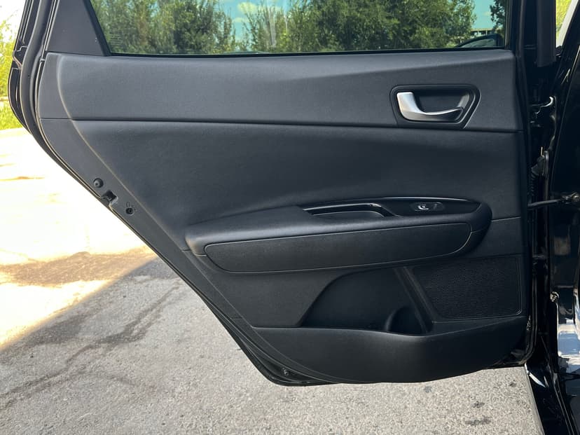 kia-optima-2018-65-25