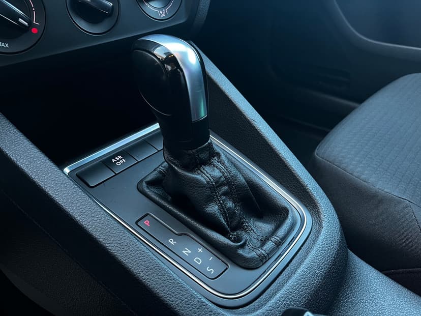 volkswagen-jetta-2015-390-15