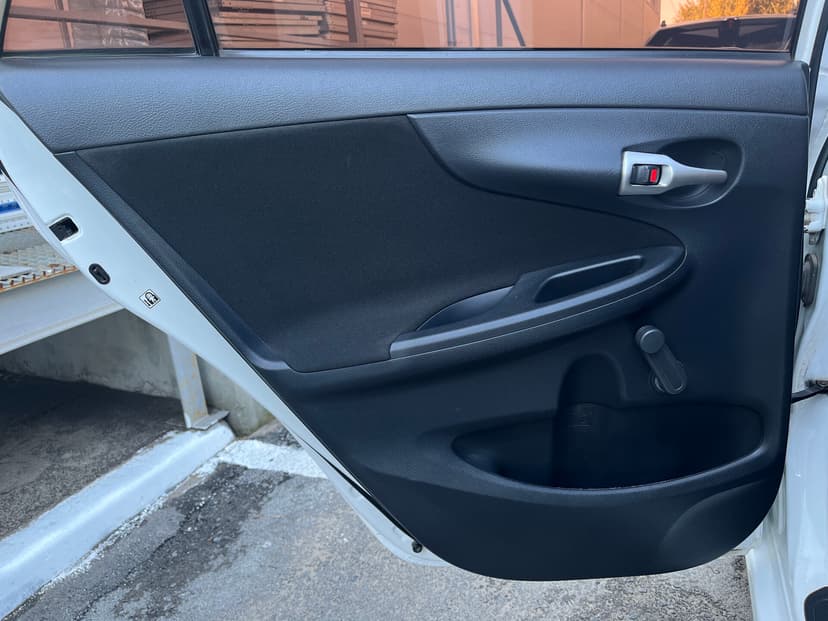 toyota-corolla-2012-89-23