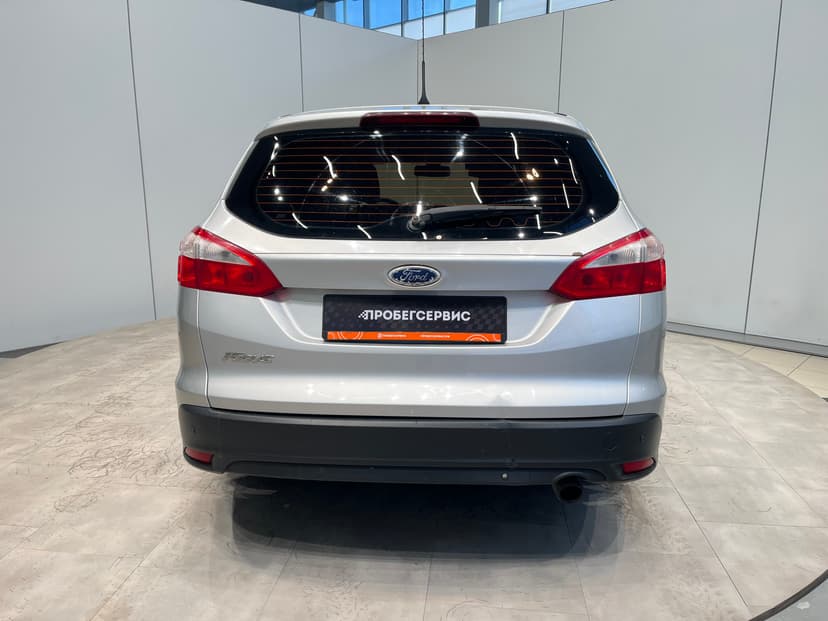 ford-focus-2012-1086-4