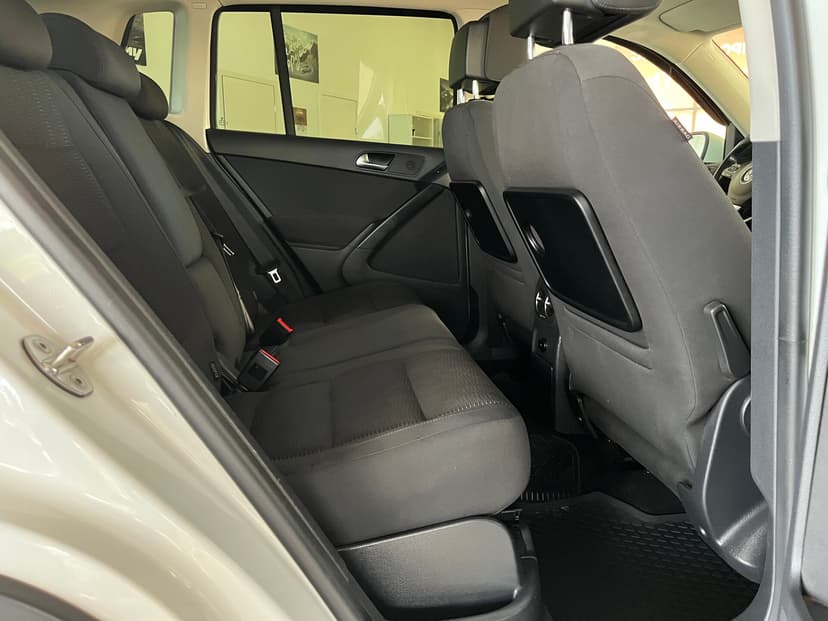 volkswagen-tiguan-2015-197-24