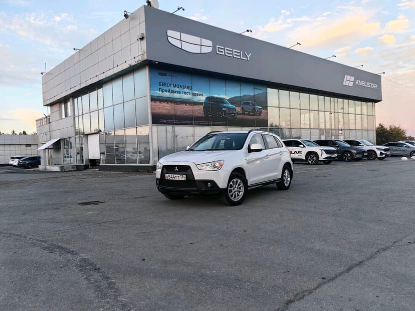 mitsubishi-asx-2011-460-0