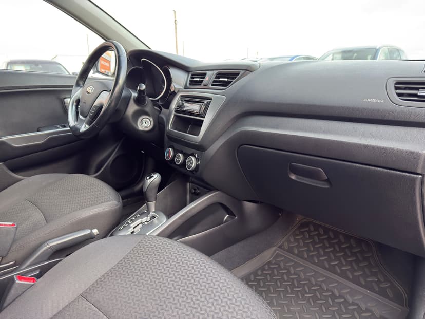 kia-rio-2015-596-21