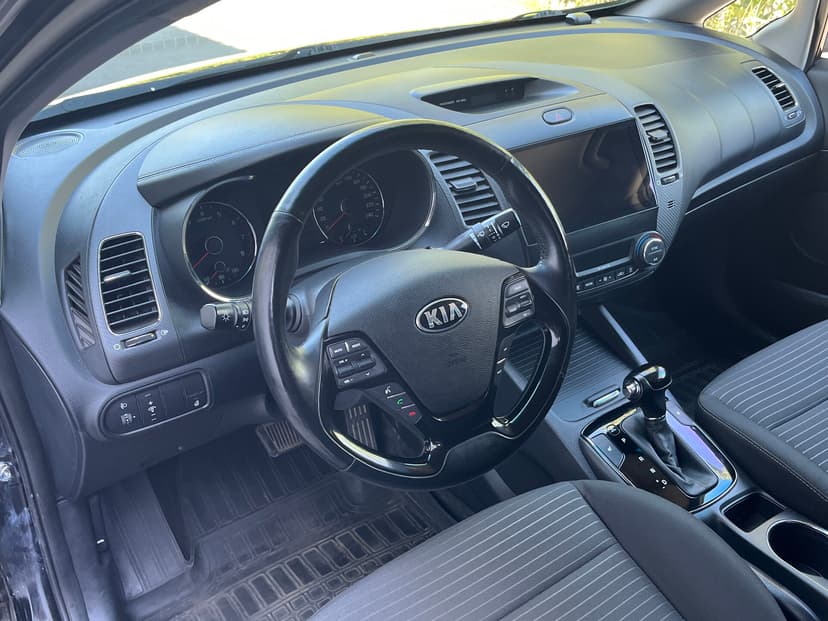 kia-cerato-2017-60-21