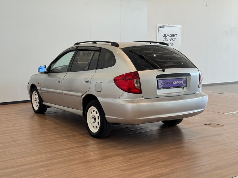 kia-rio-2003-328-3