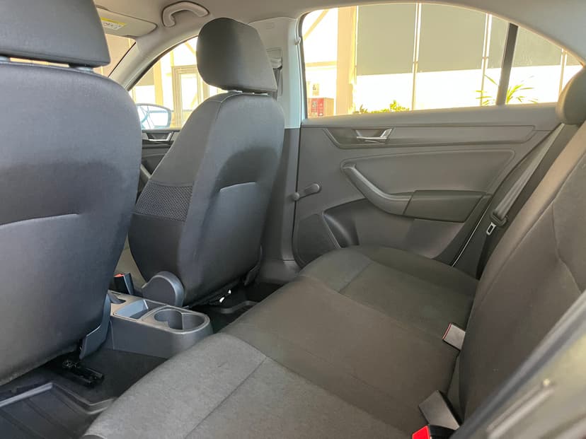 skoda-rapid-2019-232-18