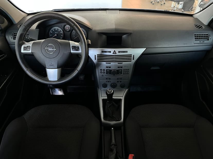 opel-astra-2011-226-9
