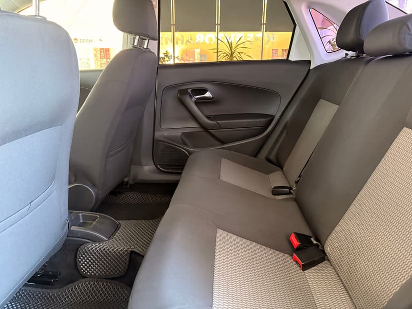 volkswagen-polo-2013-313-24