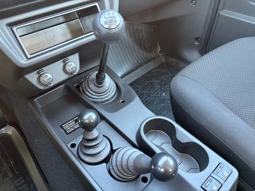 ваз (lada)-niva legend-2023-320-15