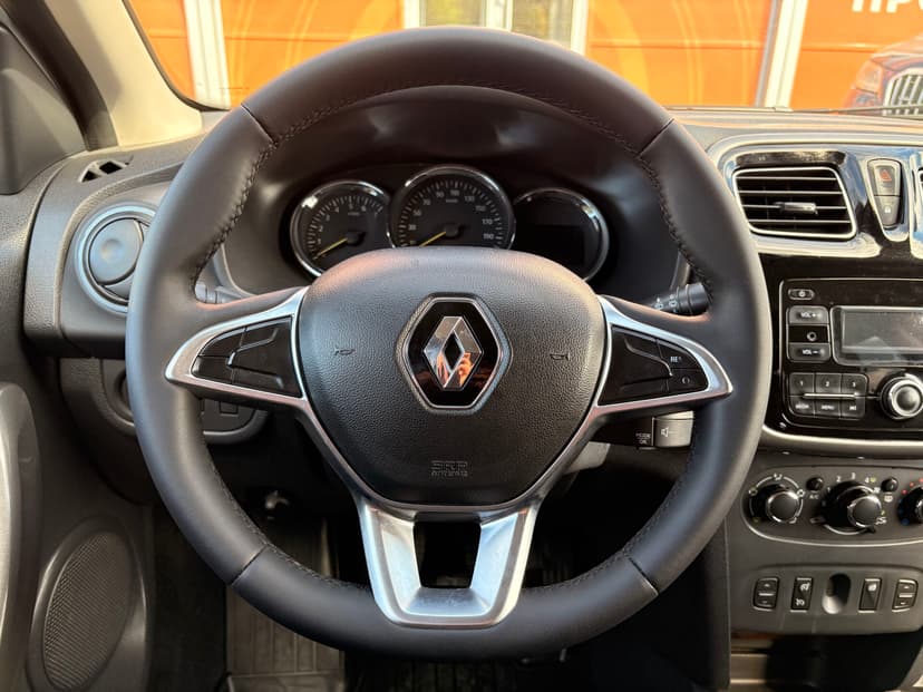 renault-logan-2018-389-11